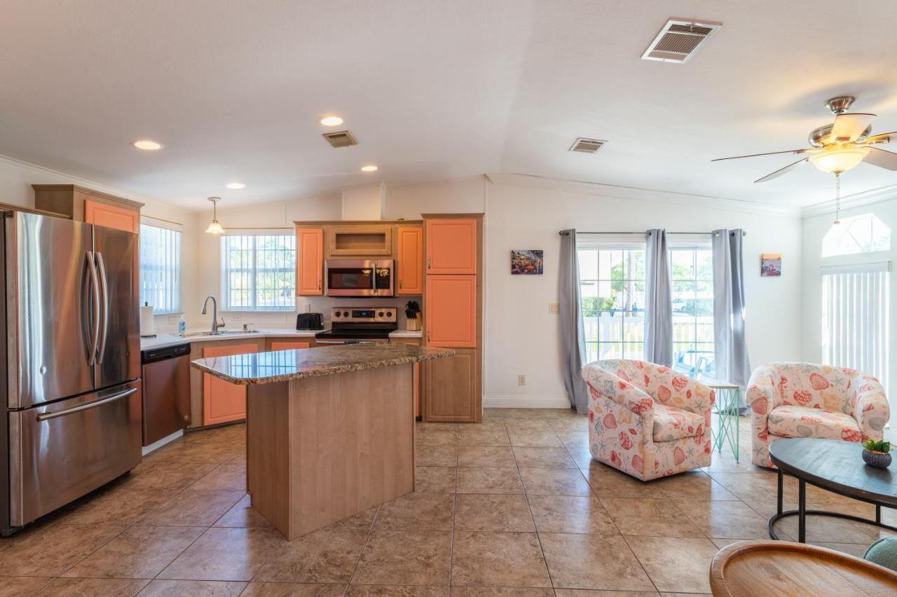 Tiny House Siesta Villa Sarasota Exterior photo